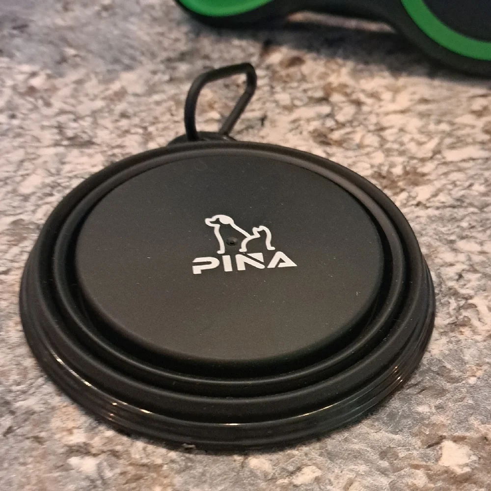 Pina Black and Green  Retractable Dog  Leash And Ecessaries - Picture 5 of 6